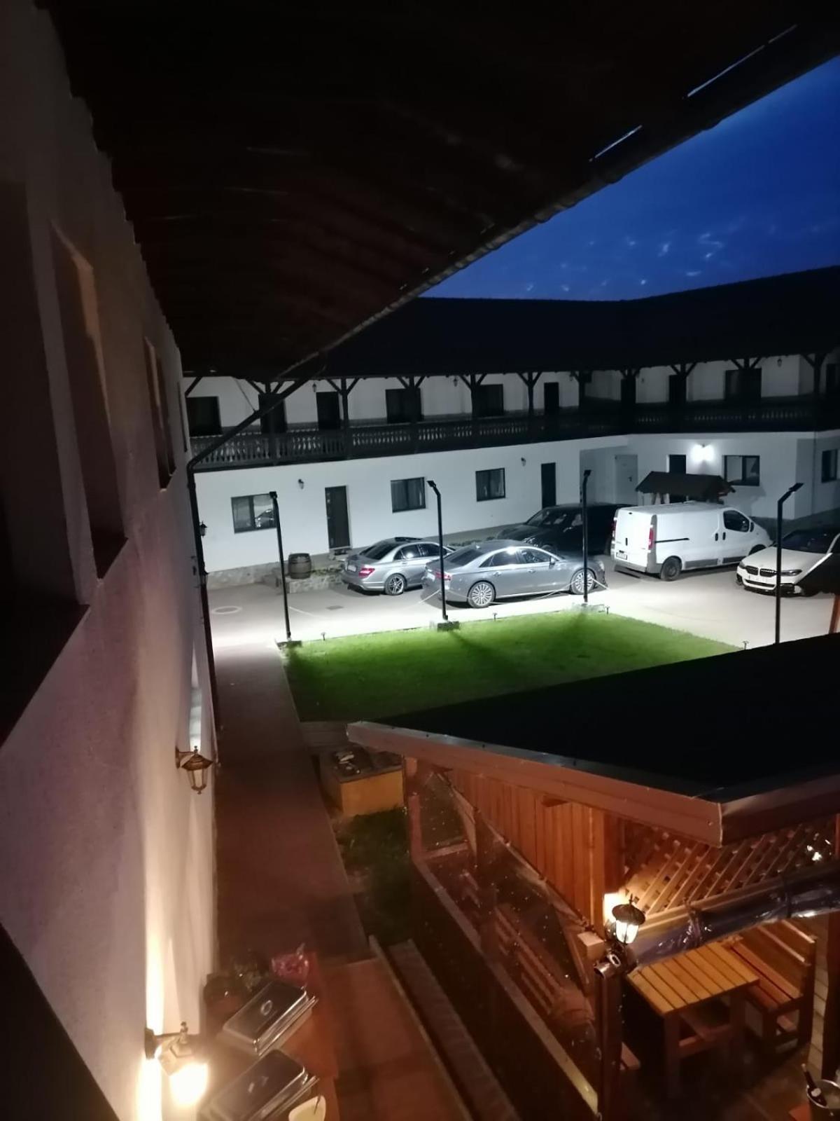 Pensiunea Alex Marga Buitenkant foto